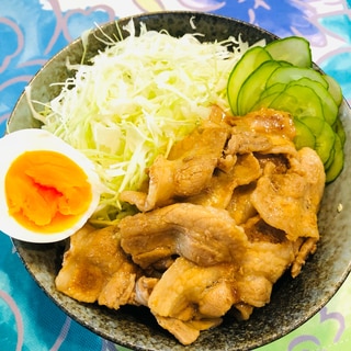 キャベツたっぷり豚バラ丼